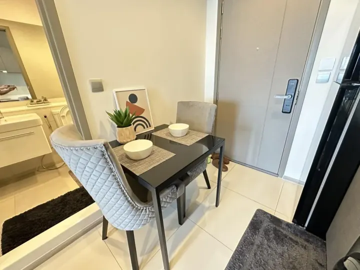 Property photos for Life Asoke Hype