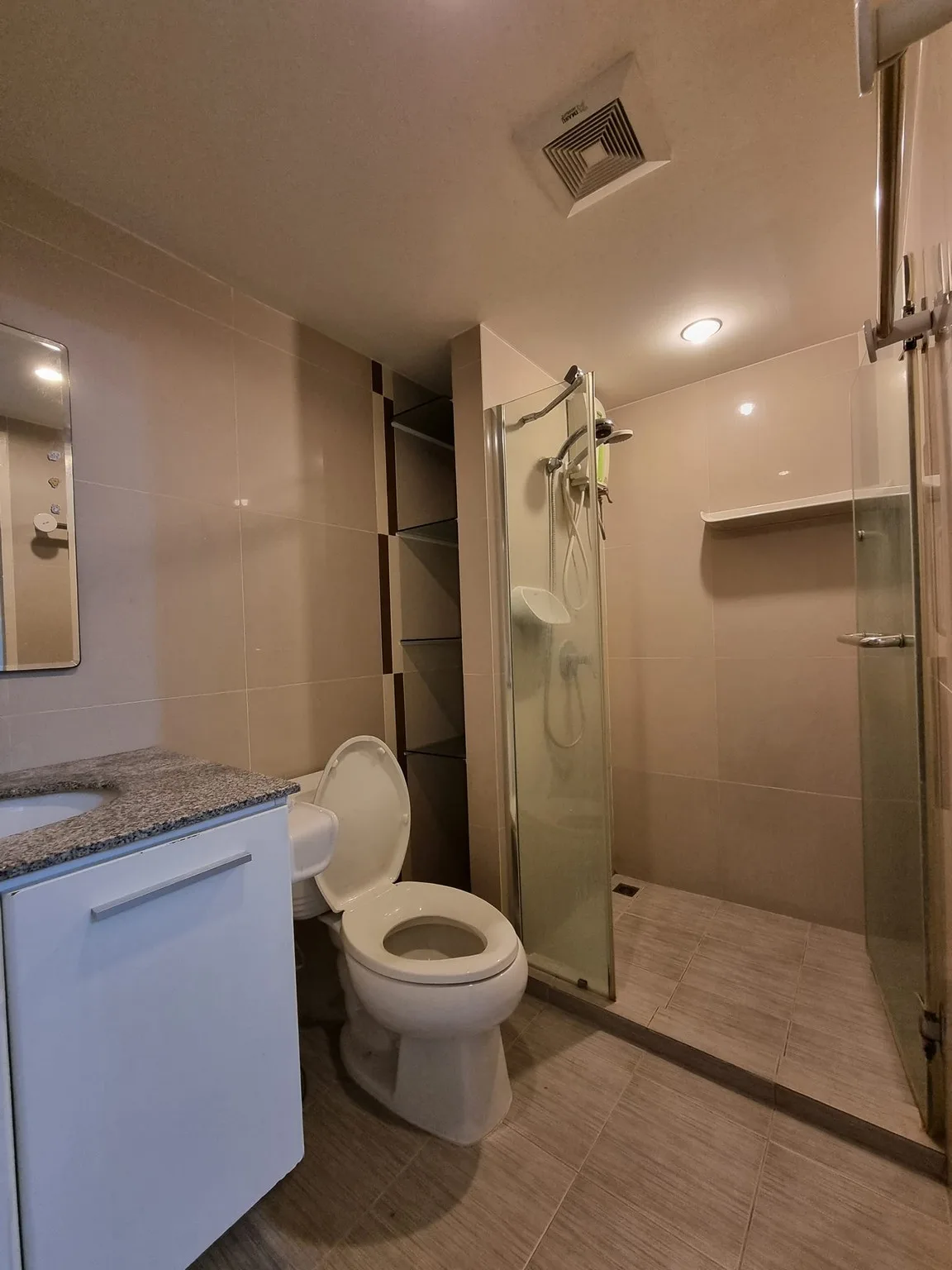 Property photos for Zenith Place  Sukhumvit 71