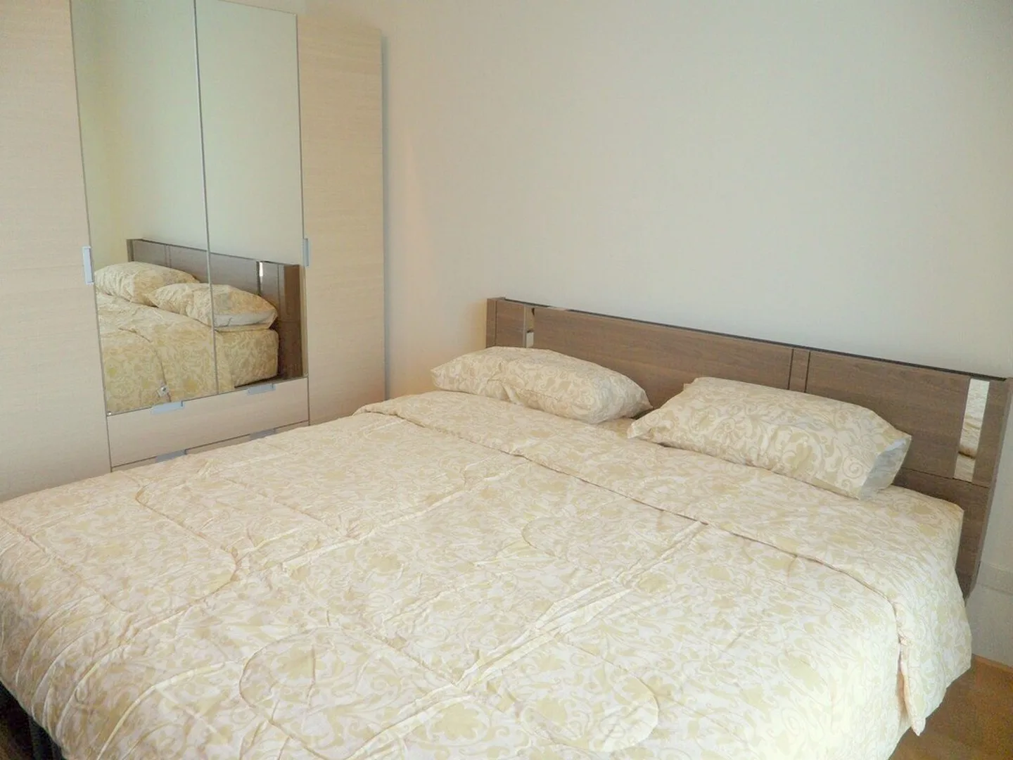 Property photos for Villa Rachatewi