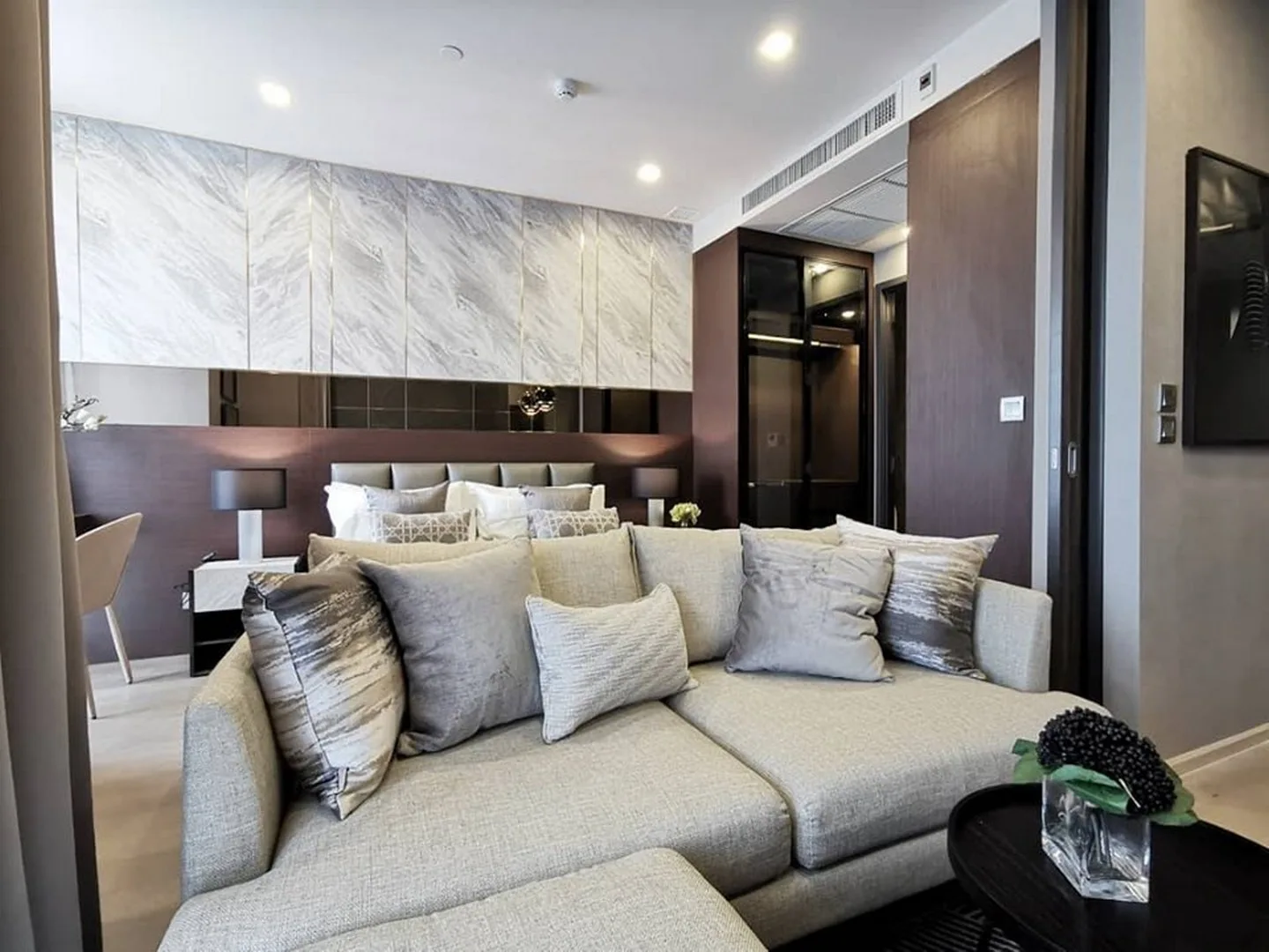Property photos for Ashton Asoke