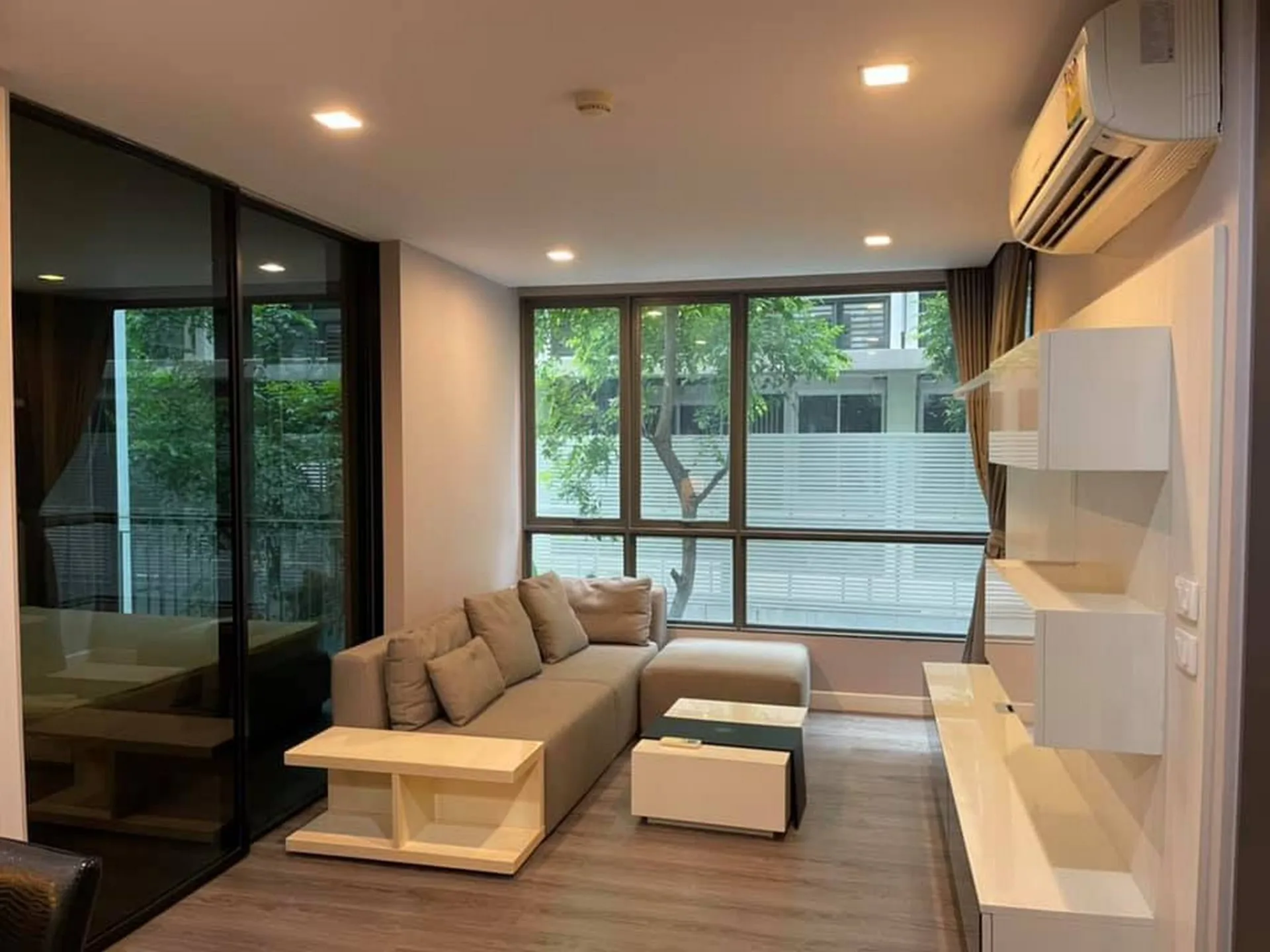 Property photos for The Room Sukhumvit 40