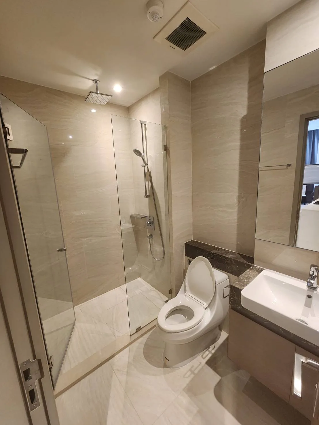 Property photos for Ashton Silom