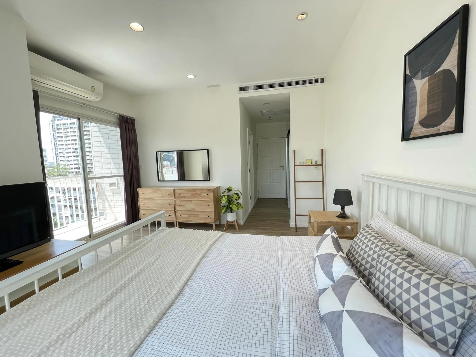 Property photos for Noble Ora