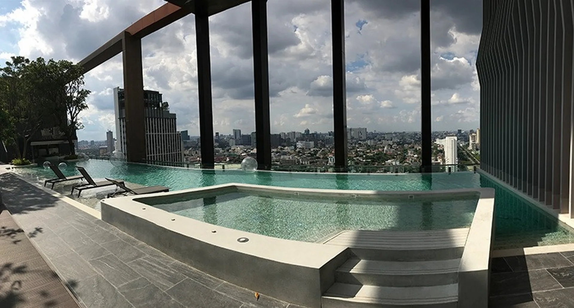 Property photos for Whizdom Avenue Ratchada - Ladprao