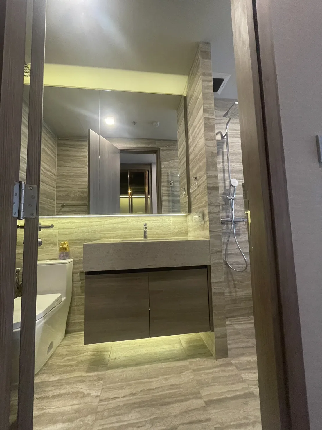 Property photos for Celes Asoke