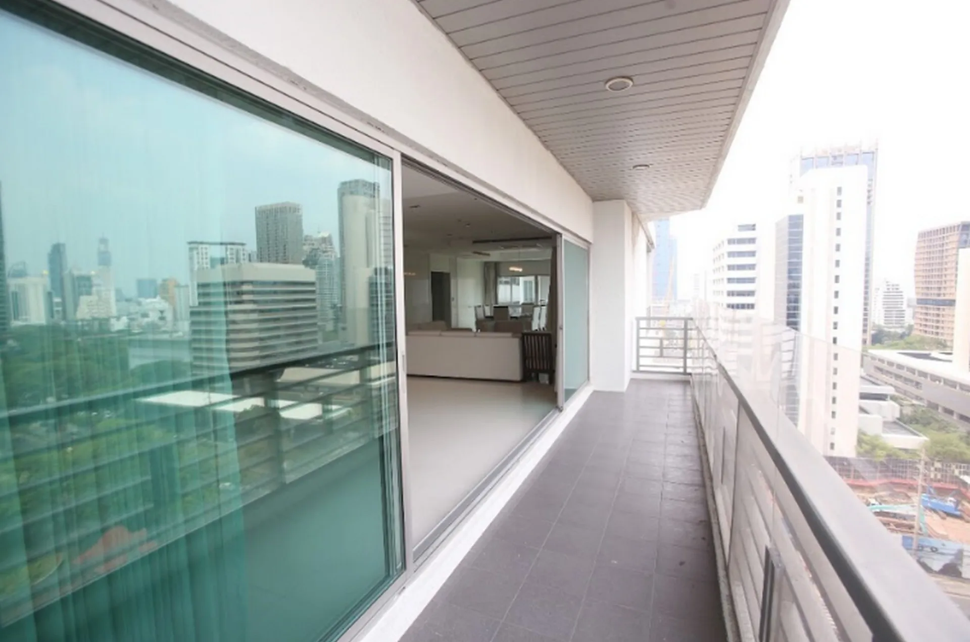 Property photos for Royal Residence Park