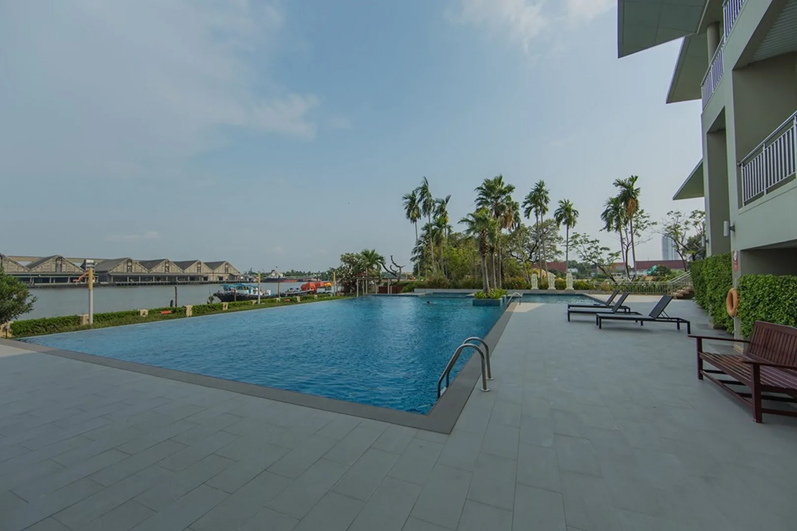 Property photos for Lumpini Place Narathiwas - Chaopraya