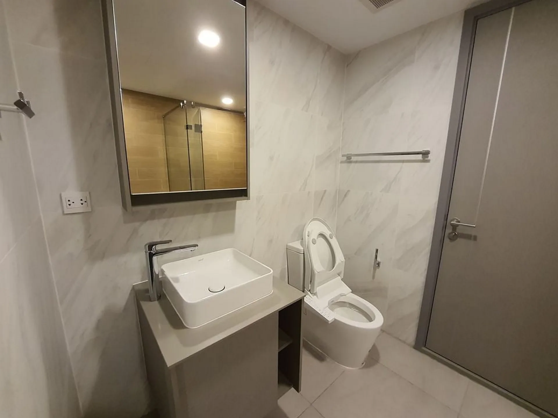 Property photos for Taka Haus Ekamai 12