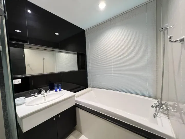 Property photos for The Address Chidlom