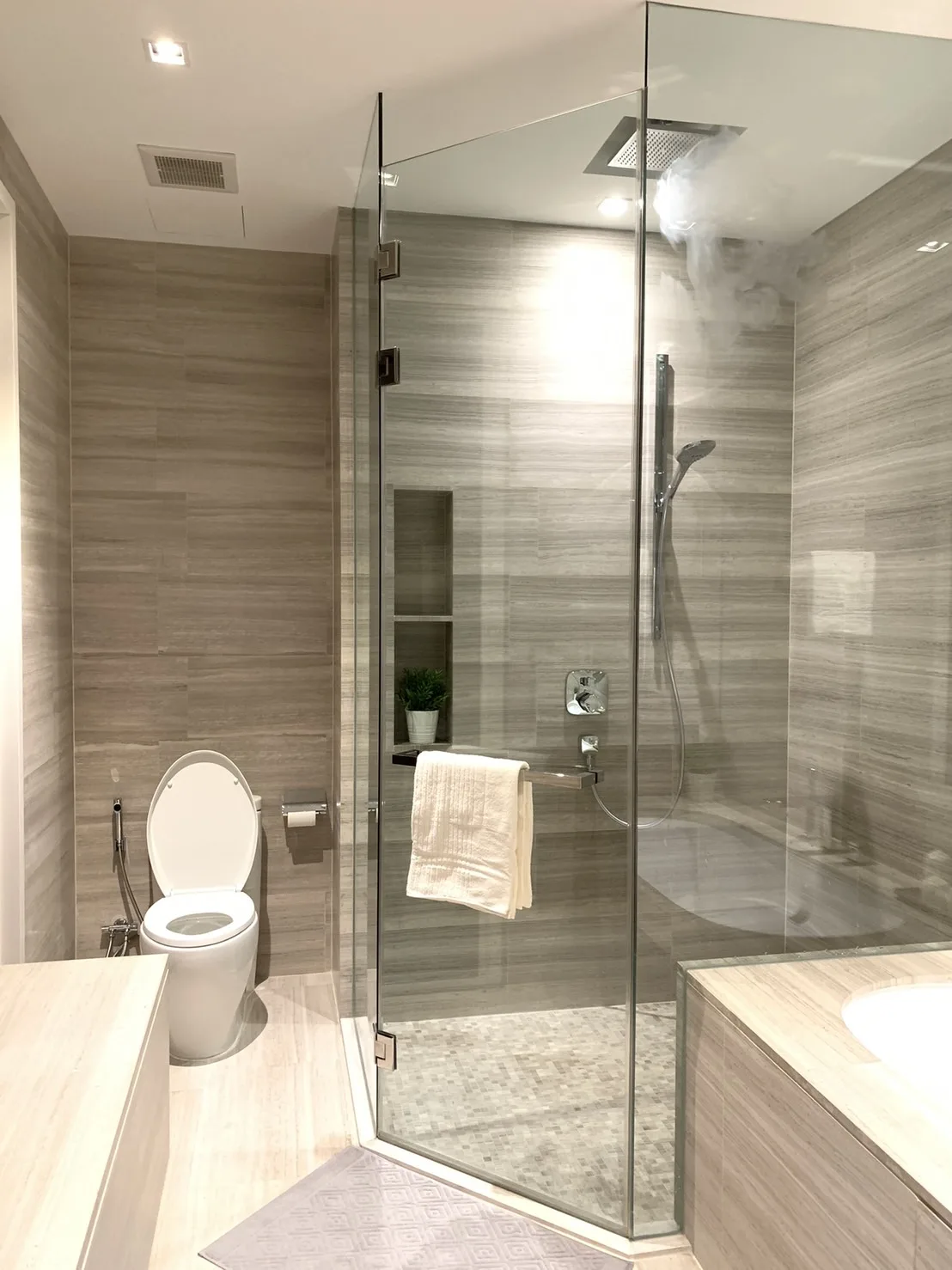 Property photos for The Diplomat 39
