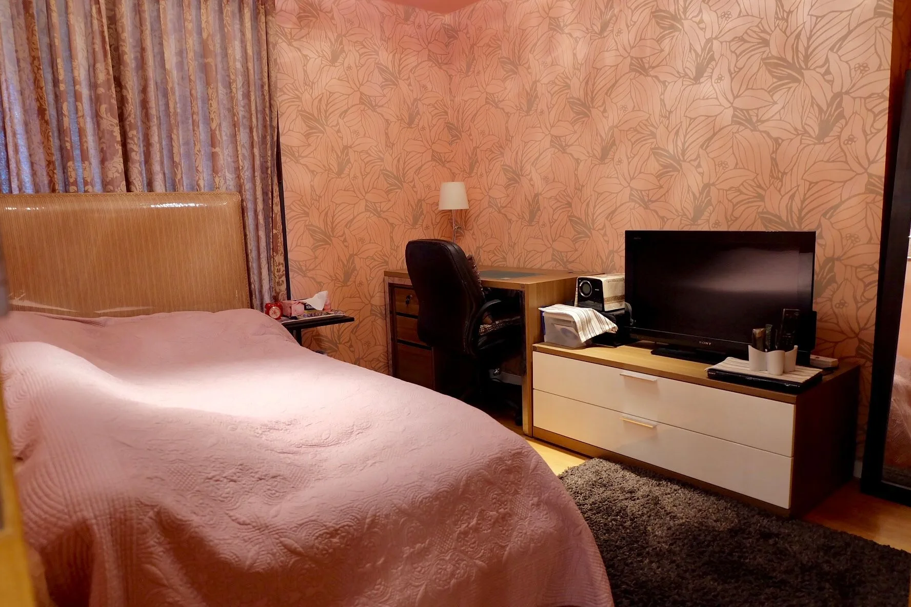 Property photos for The Met