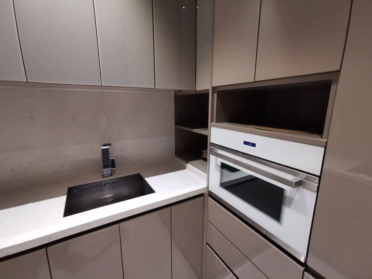 Property photos for The Diplomat 39