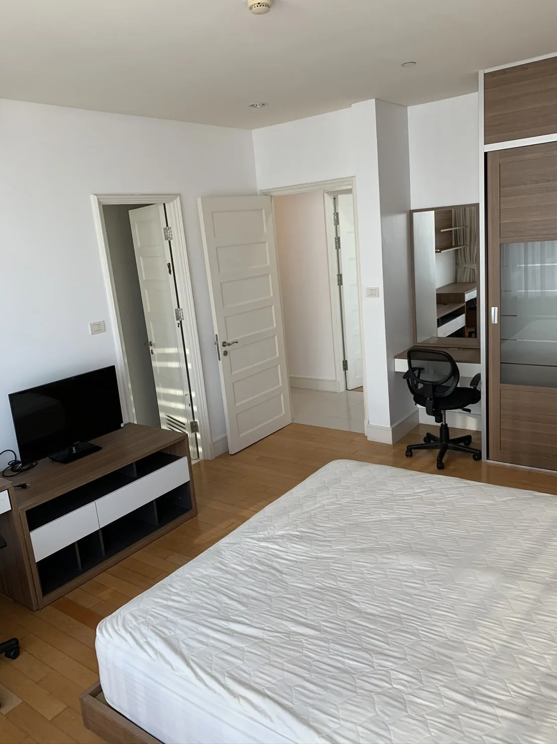 Property photos for Aguston Sukhumvit 22