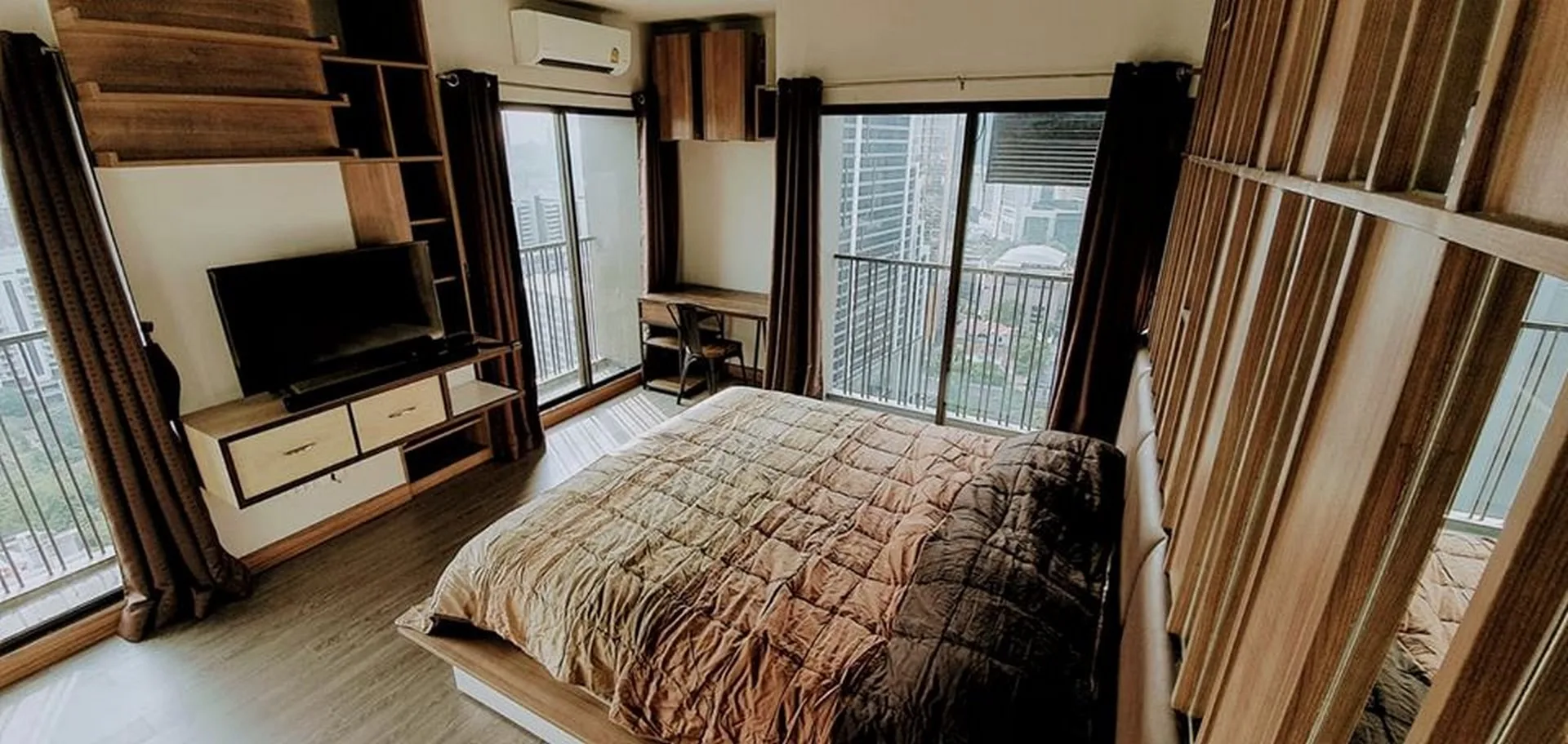 Property photos for Noble Refine