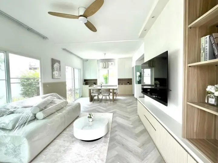 Property photos for Villaggio Srinakarin-bangna