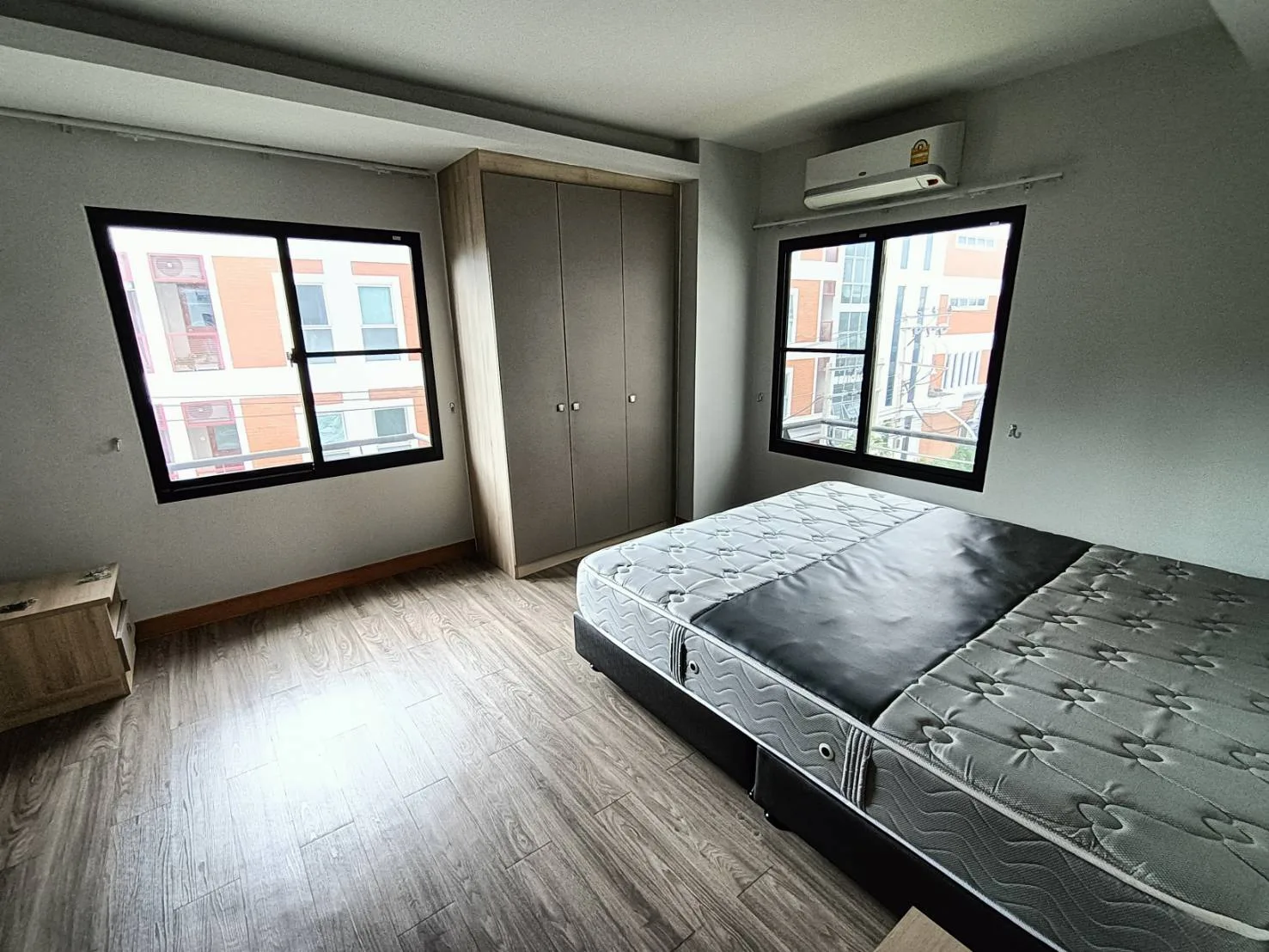 Property photos for Lily House