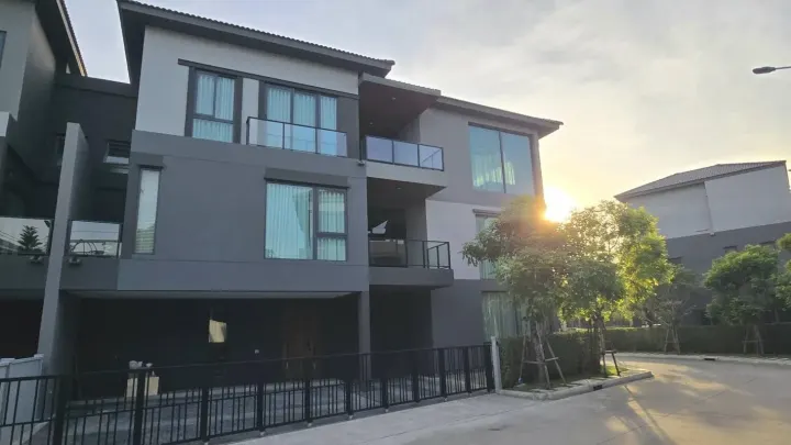 Property photos for Baan Klang Muang The Edition Bangna-Wongwaen