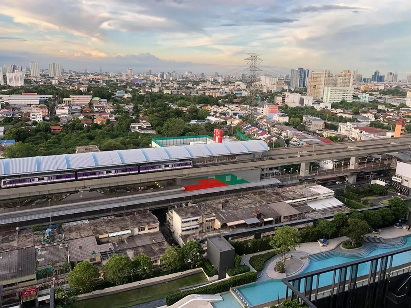 Property photos for The Line Wongsawang