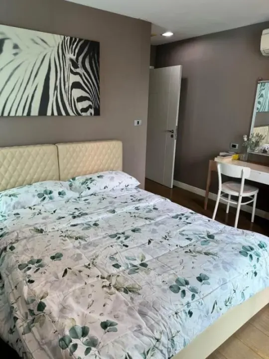 Property photos for The Crest Sukhumvit 24