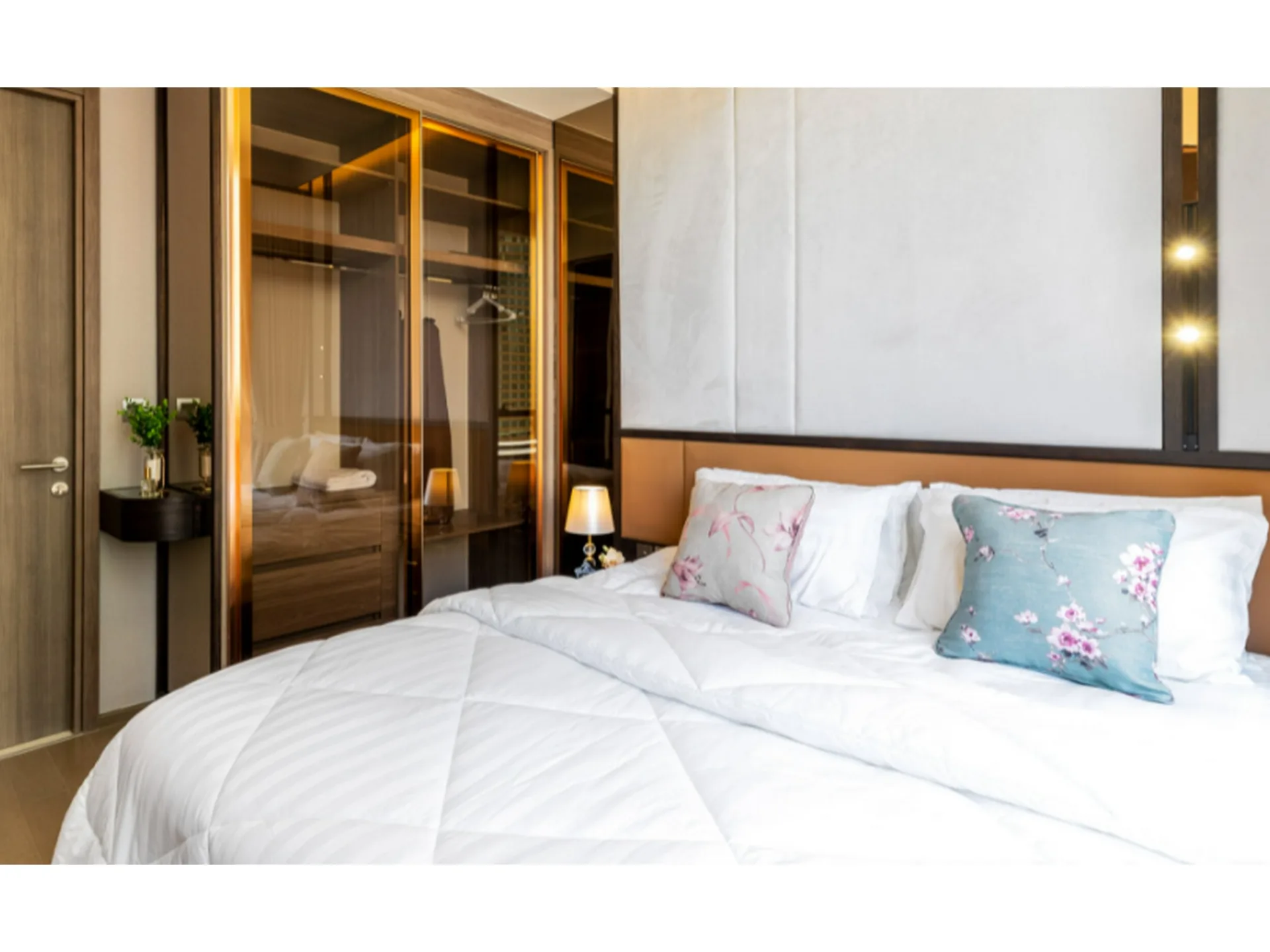 Property photos for Celes Asoke