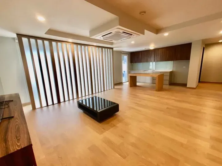 Property photos for Avenue 61