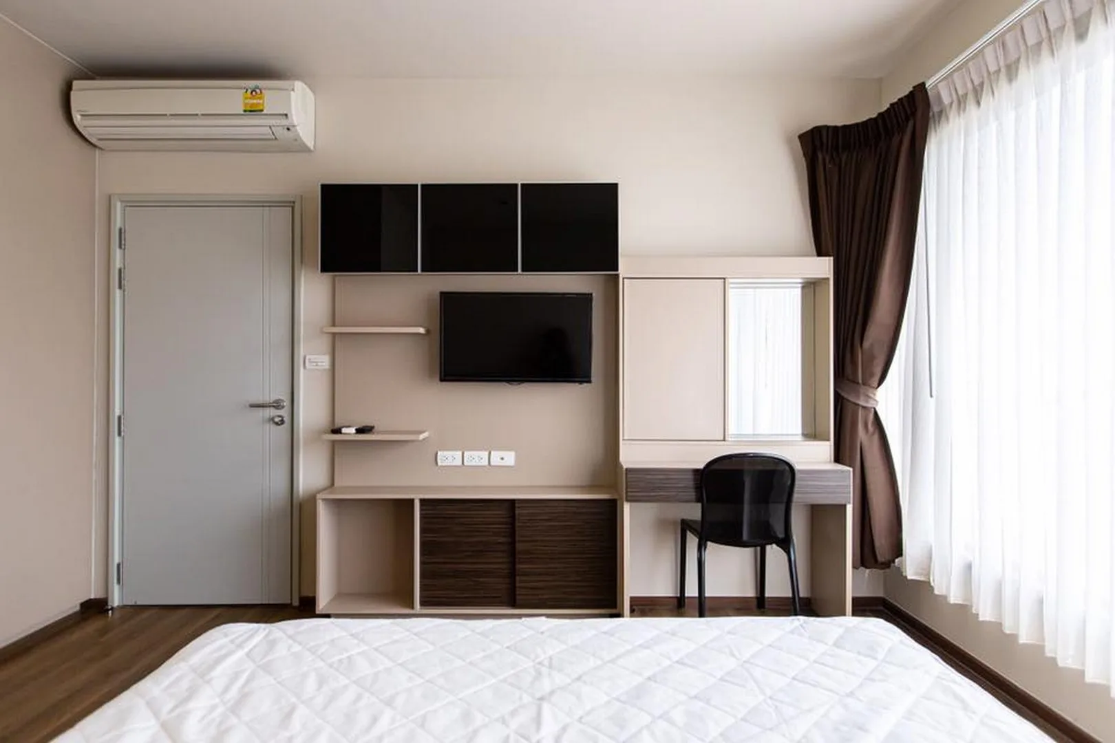 Property photos for Onyx Phaholyothin
