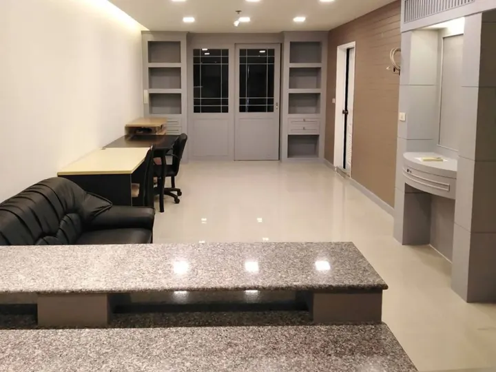 Property photos for State Tower