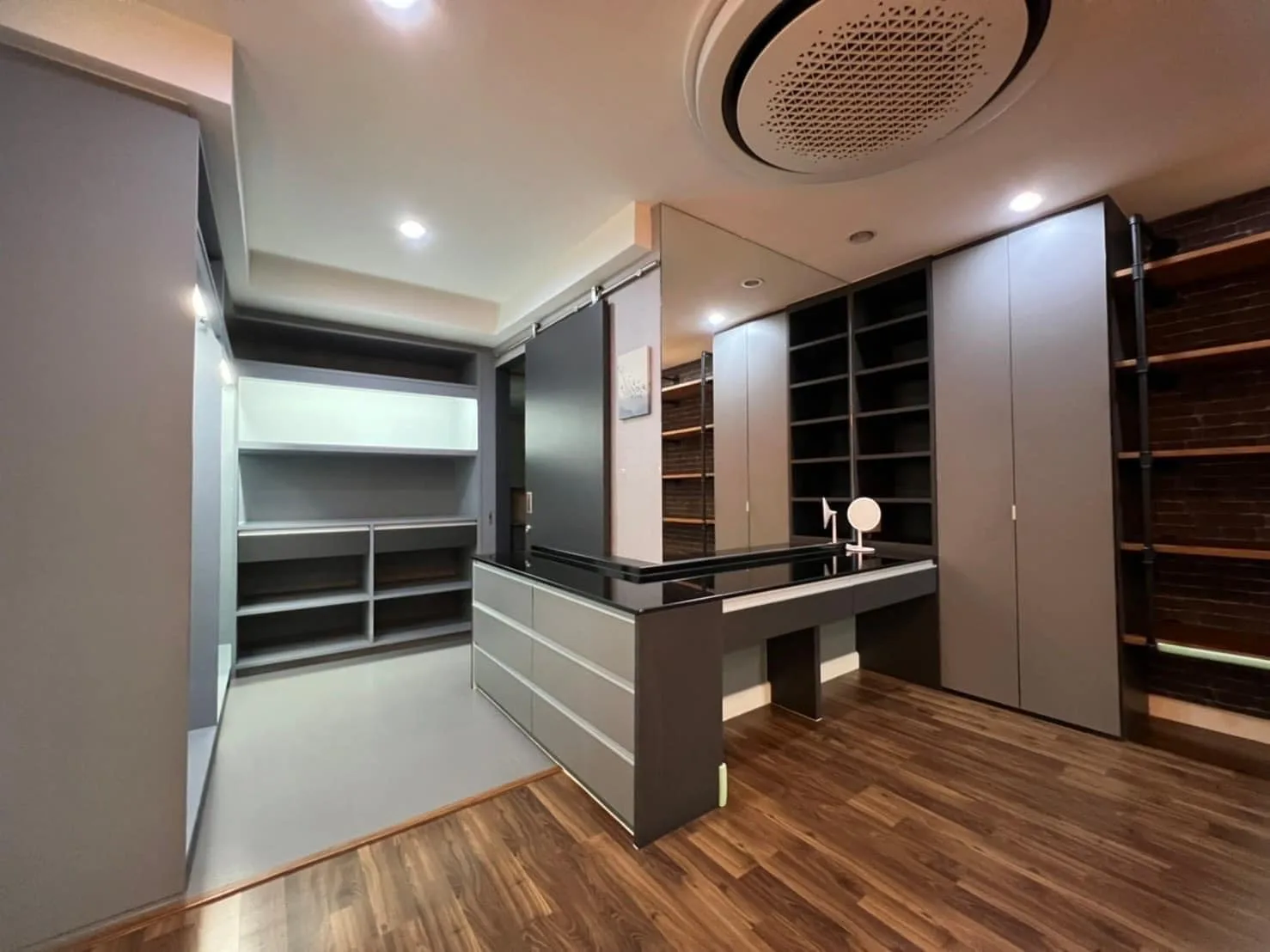 Property photos for Lake Avenue 16