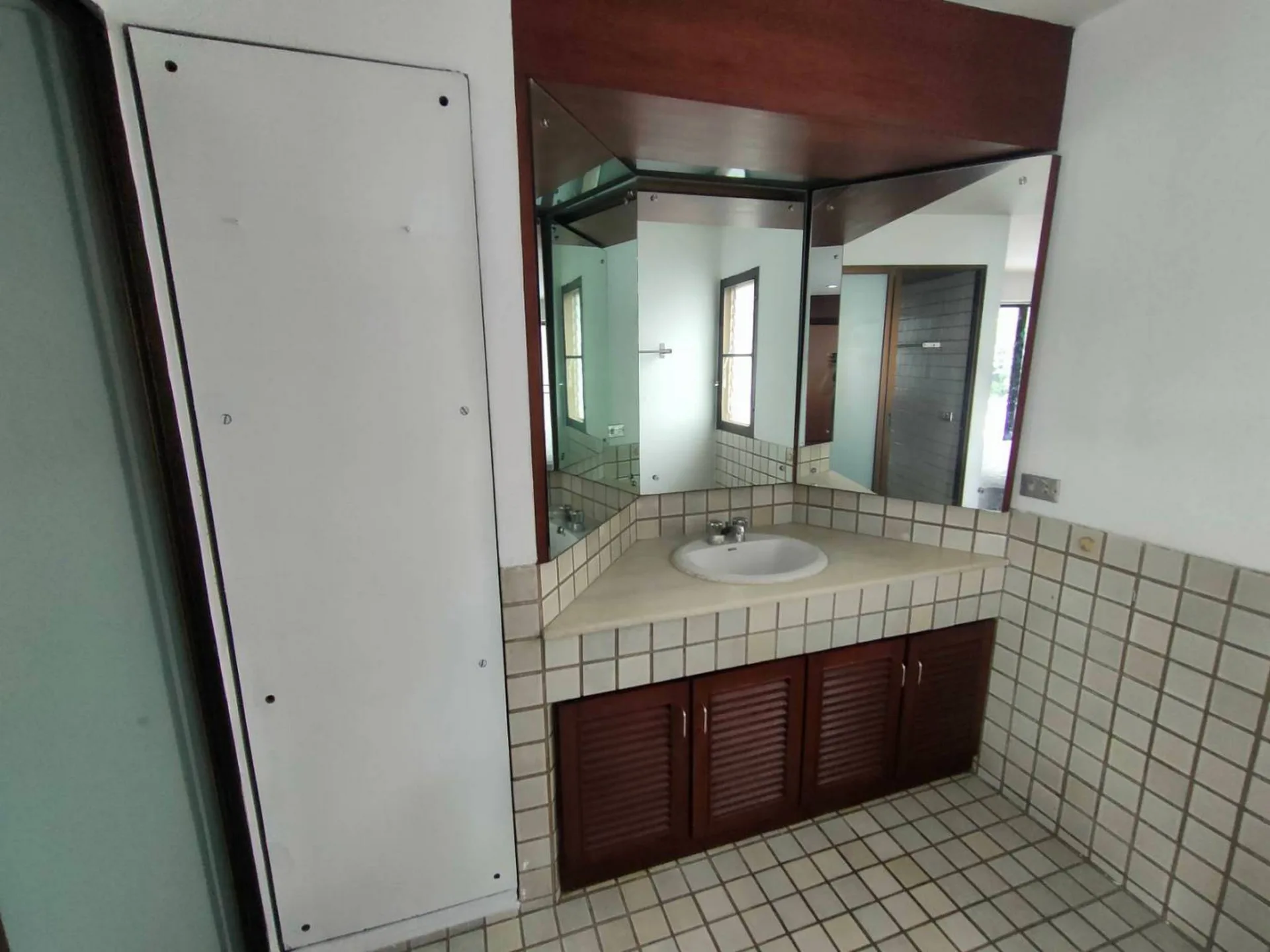 Property photos for Sripat Court Apartment