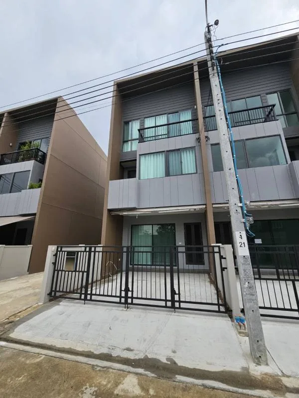 Property photos for Baan Klang Muang Rama 9