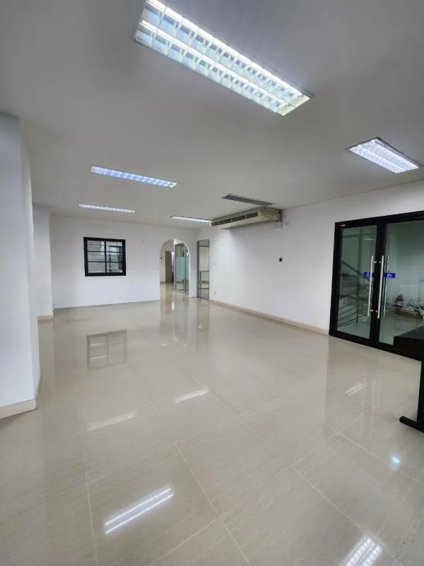 Property photos for Mahatun Rama 3