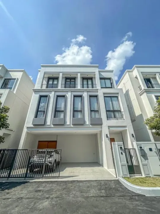 Property photos for Aerie Srinakarin Suan Luang