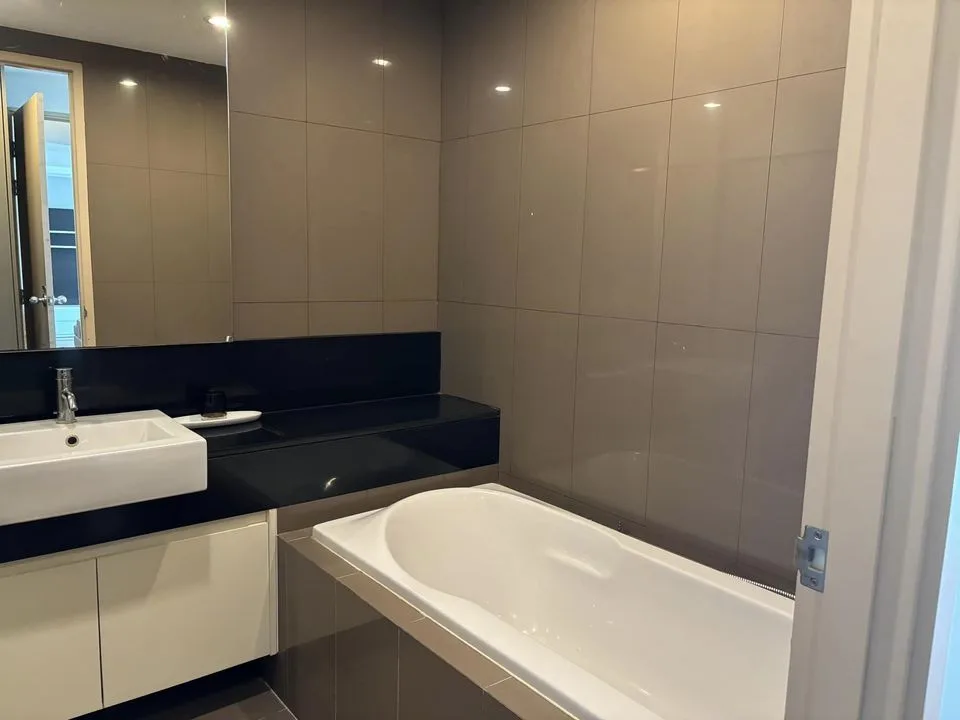 Property photos for Siri On 8