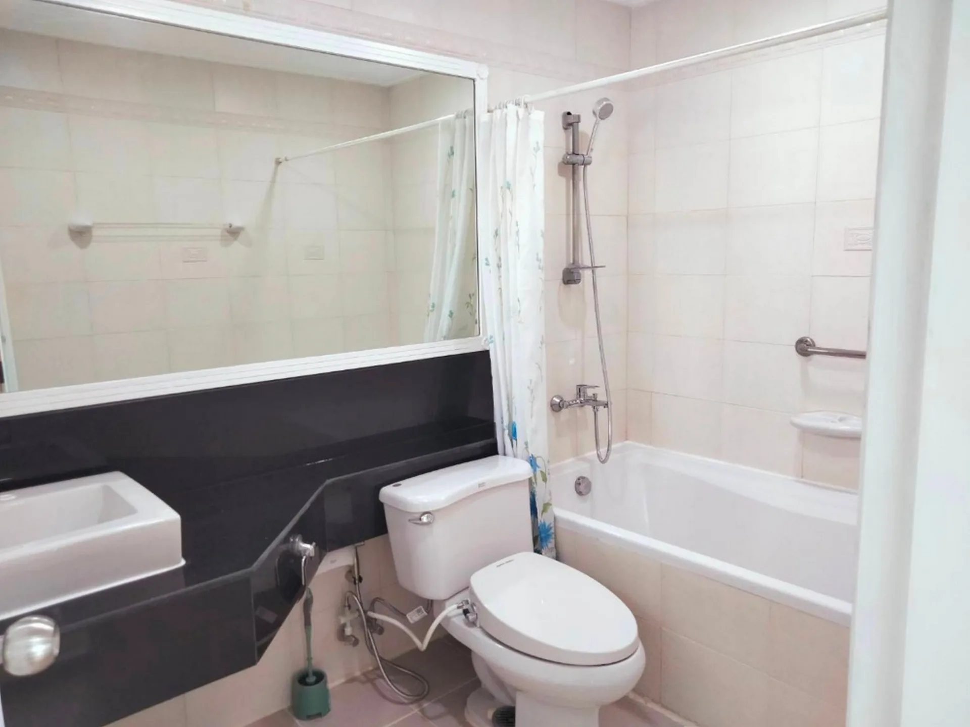 Property photos for Richmond Palace