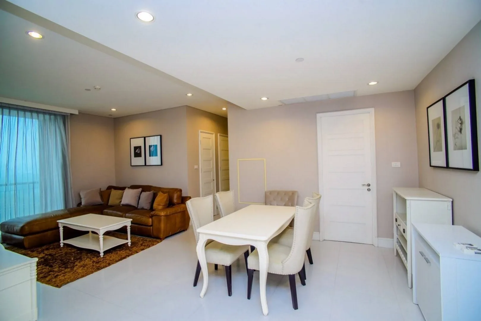 Property photos for Aguston Sukhumvit 22