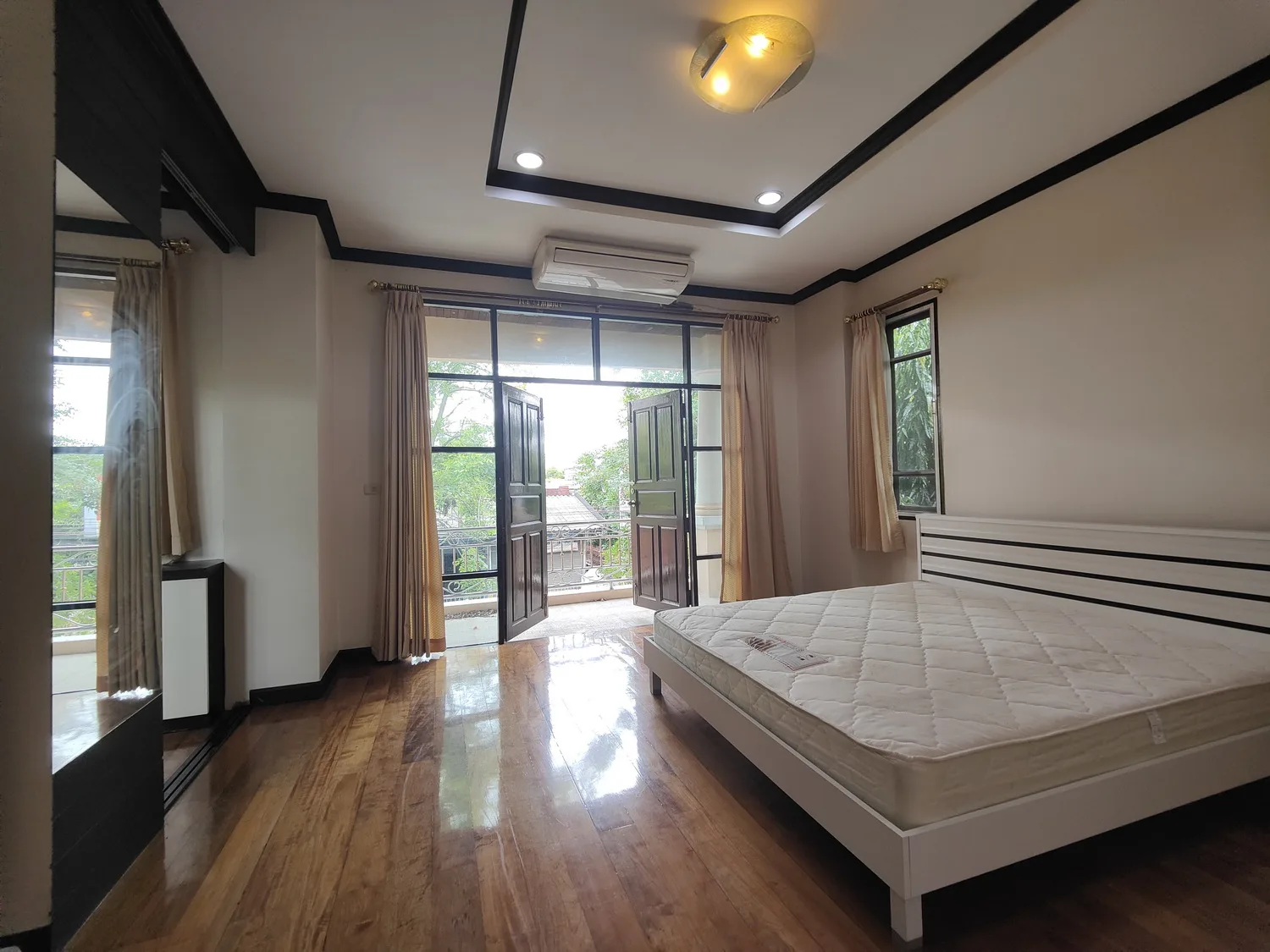 Property photos for Single House Charoen Mit 25
