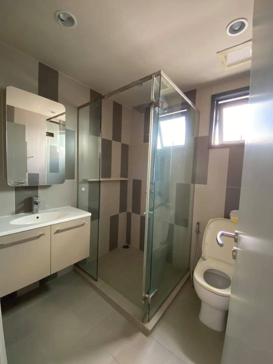 Property photos for Onyx Phaholyothin