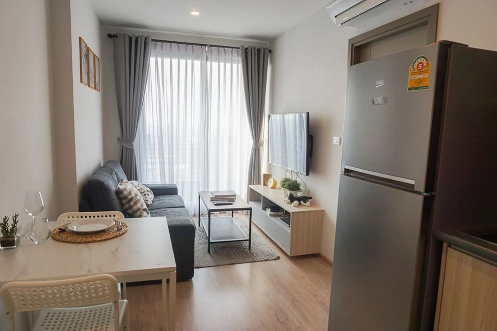 Property photos for IDEO O2