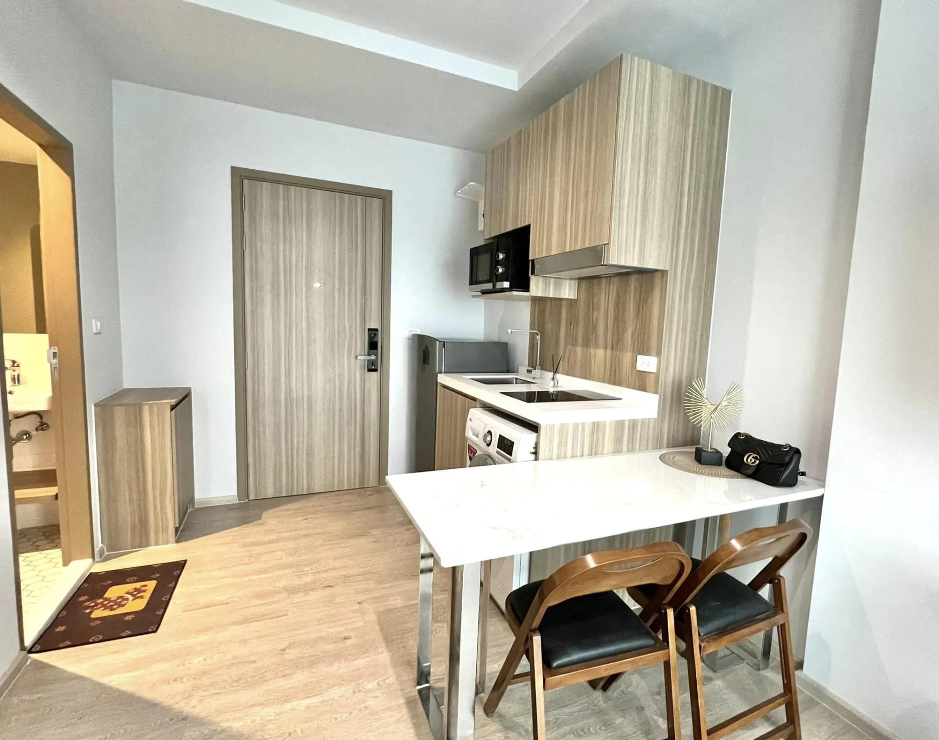 Property photos for Altitude Unicorn Sathorn - Tha Phra