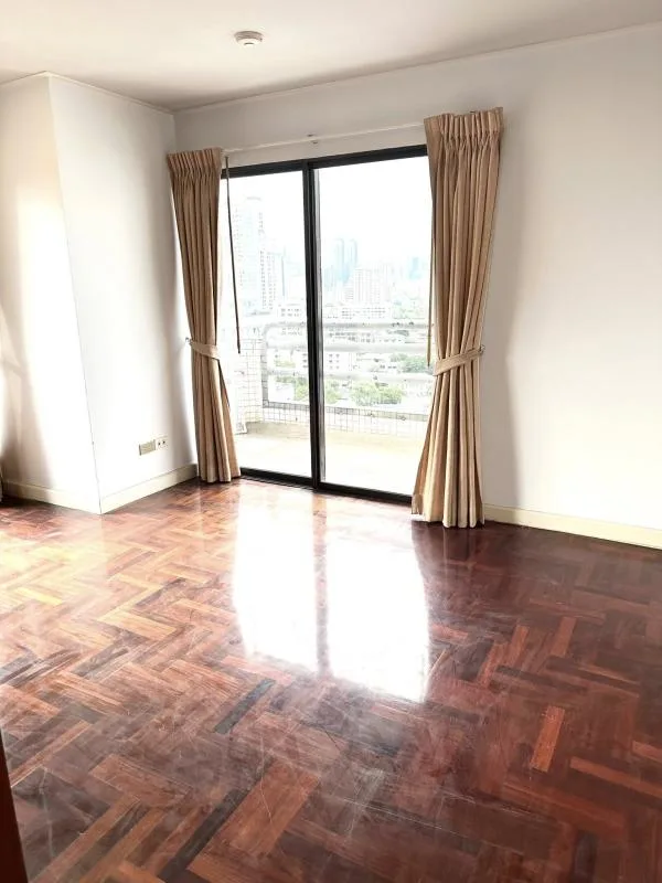 Property photos for Richmond Palace