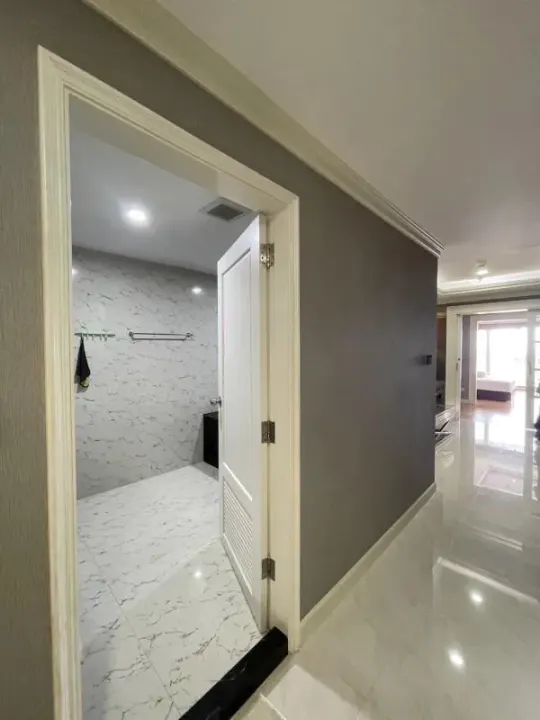 Property photos for State Tower
