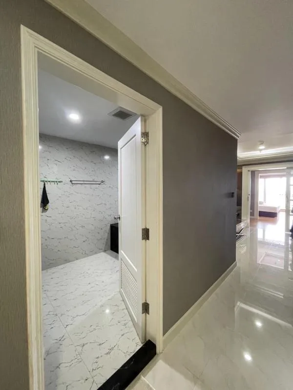 Property photos for State Tower