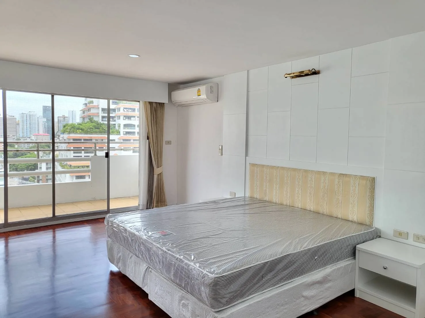 Property photos for Regent On The Park 3