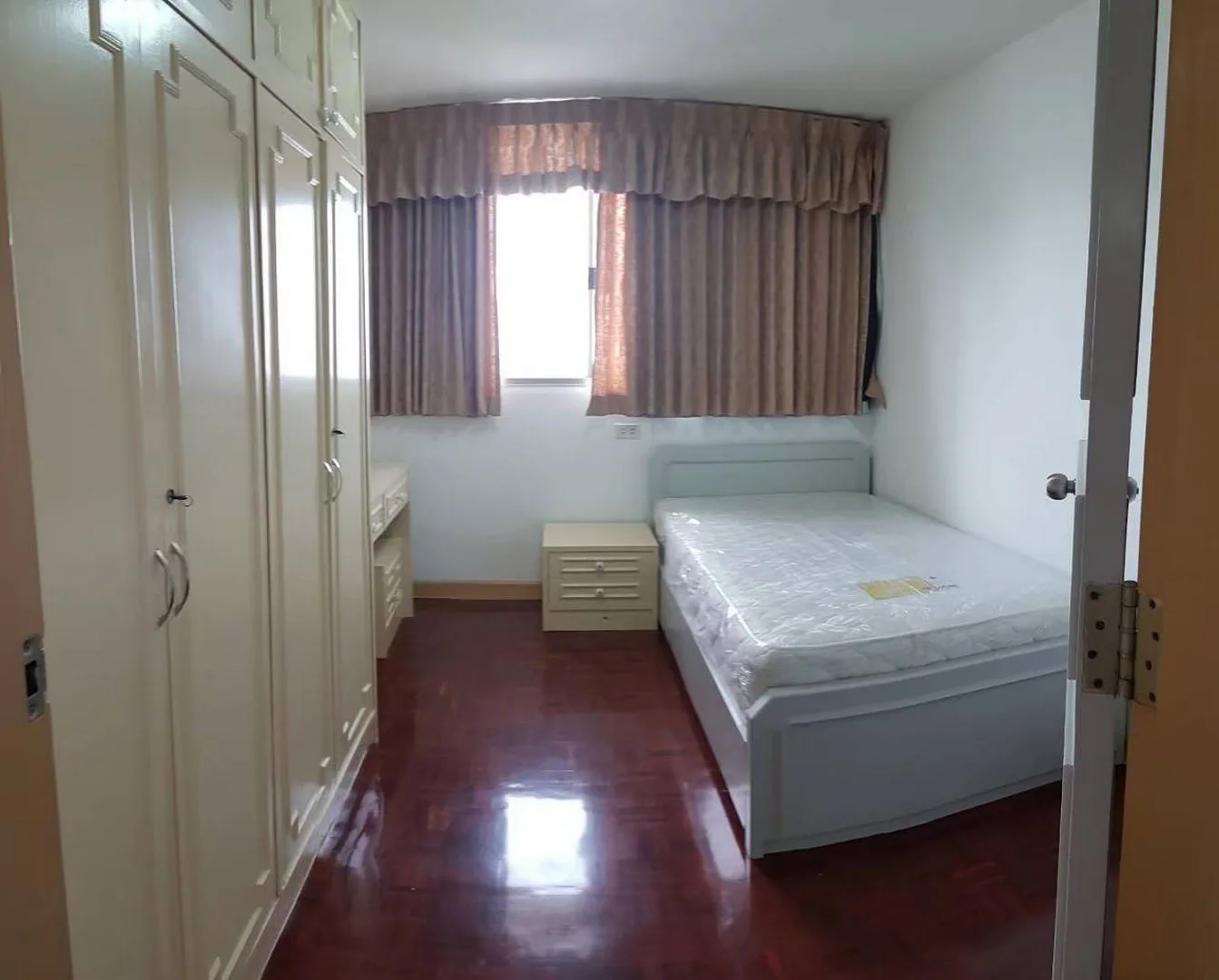 Property photos for Tai Ping Towers
