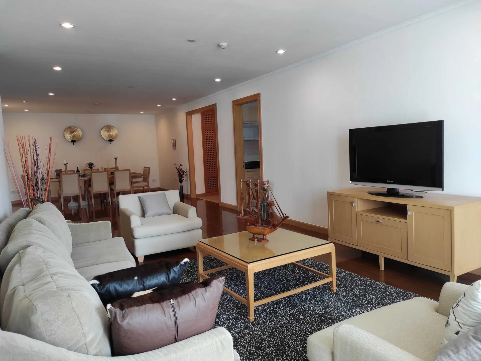 Property photos for Krungthep Thani Tower