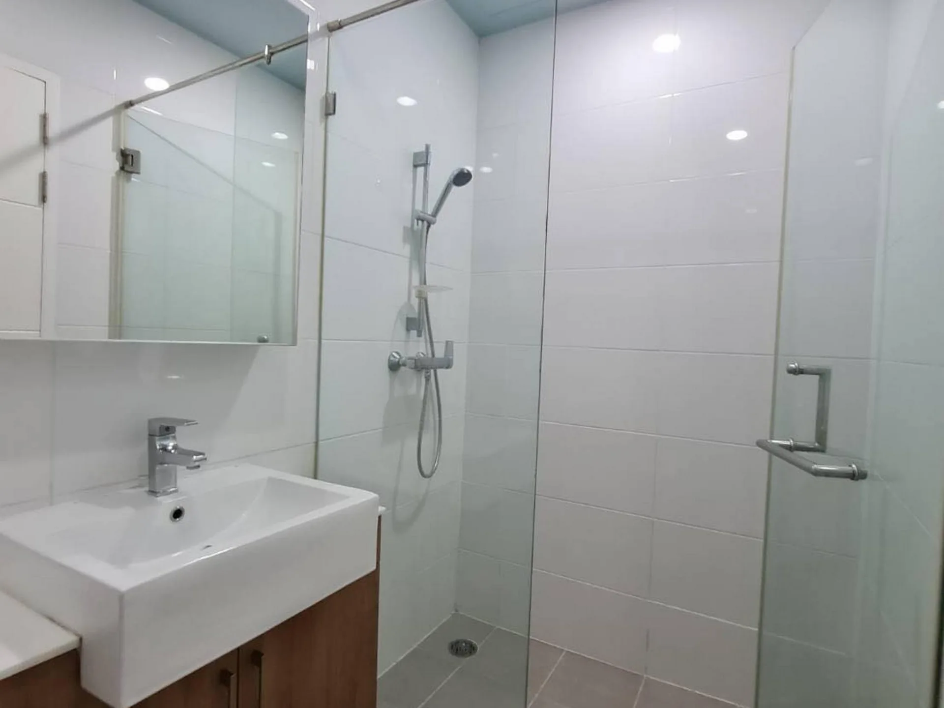 Property photos for Blocs 77