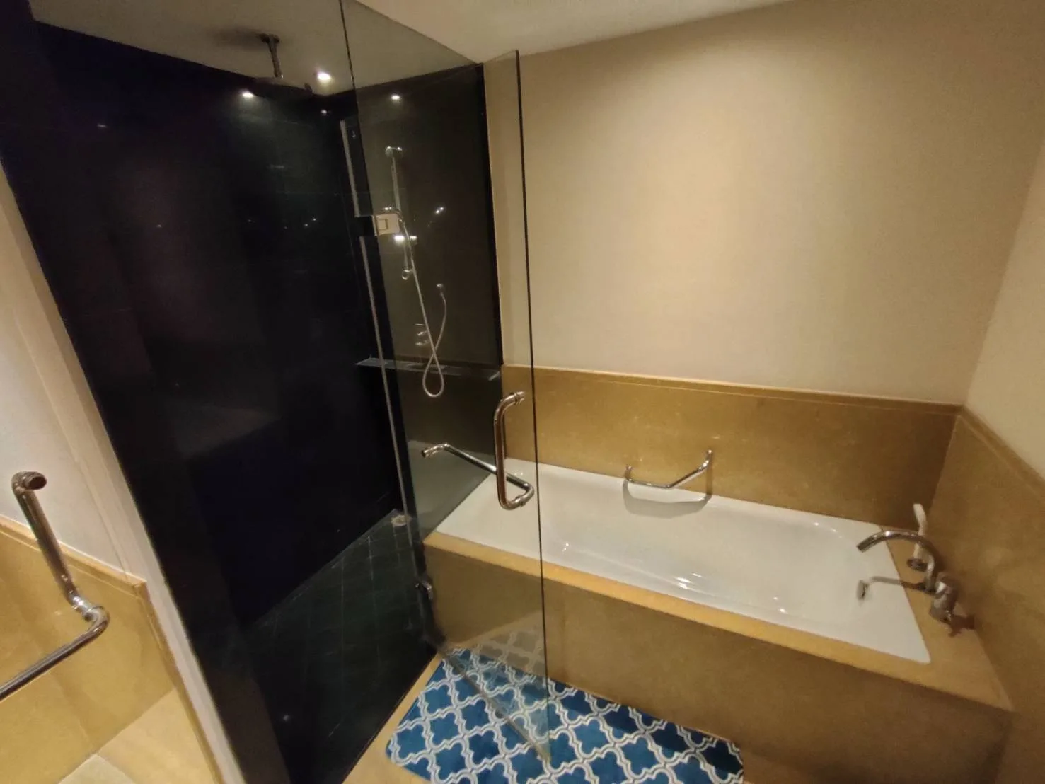 Property photos for Sky Villas Sathorn