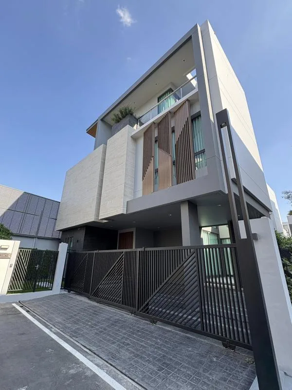Property photos for The Gentry Phatthanakan