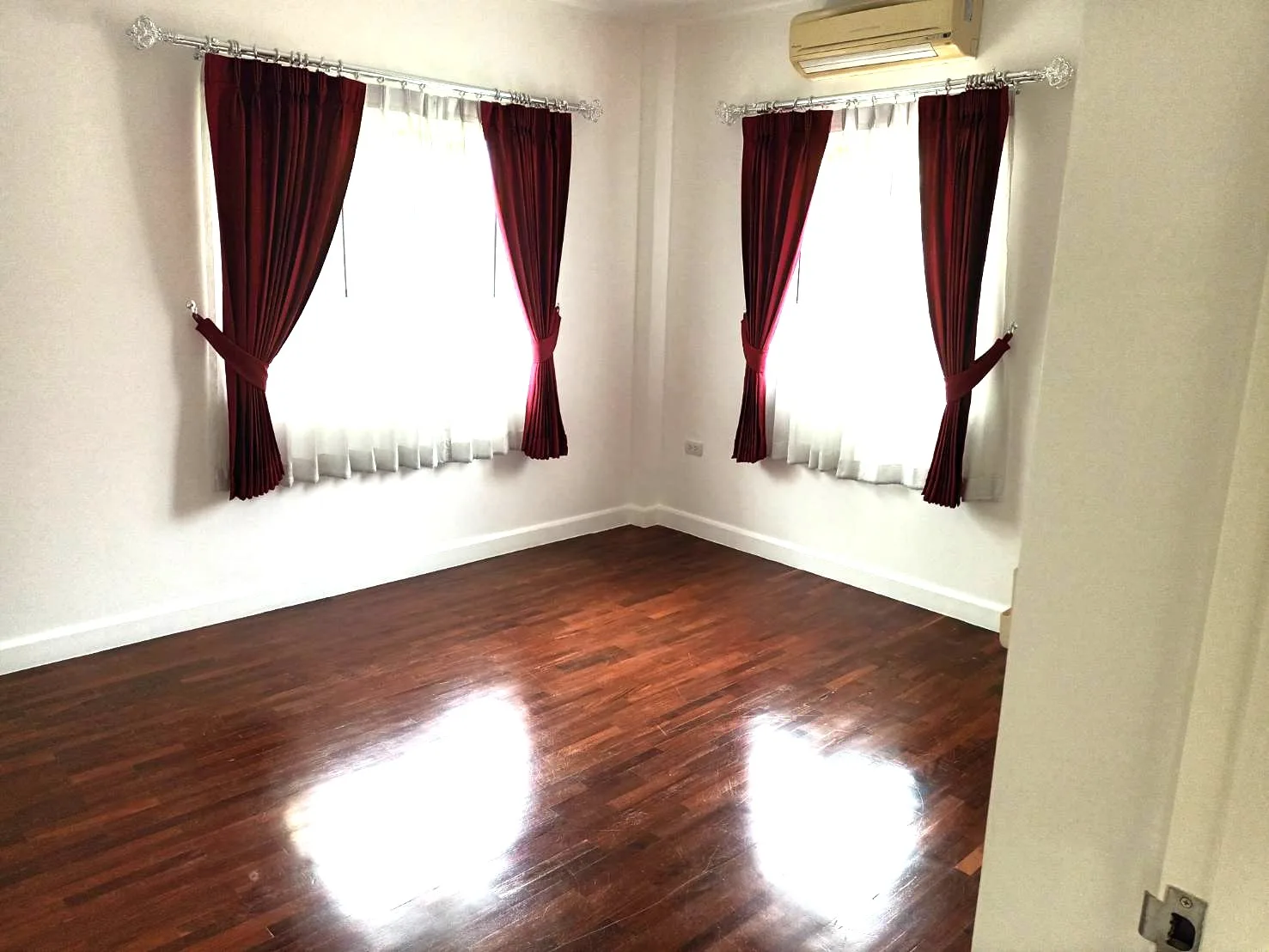 Property photos for Bangkok Boulevard Rama 5