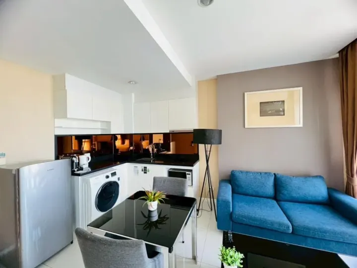 Property photos for Estella Ekkamai